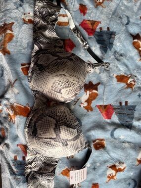 Savage X Fenty Snake Print Bra in Gray and Cream